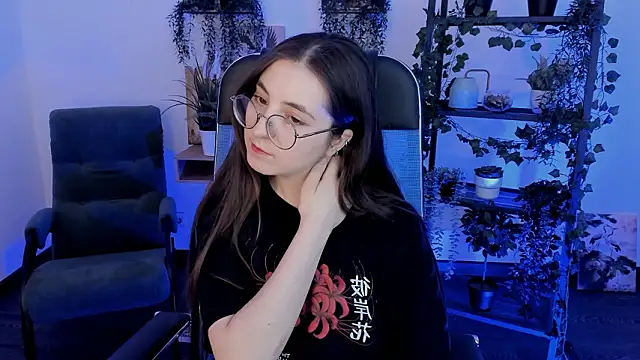 VirtuallVoyant Adlı Modelin Canlı XXX Sohbeti