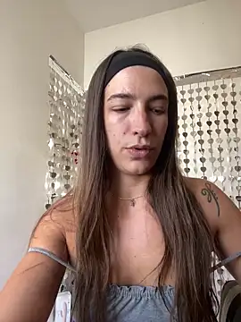 Yara-Lolii Live XXX Chat