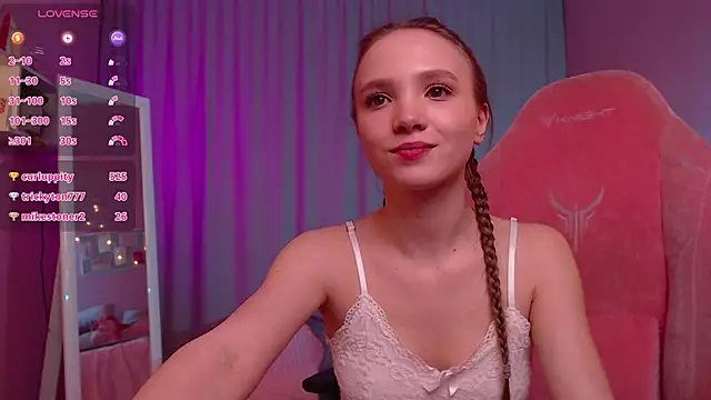 XXX chat uživo modela Adria_Arjona