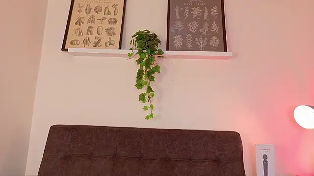 XXX chat uživo modela Meganlove__