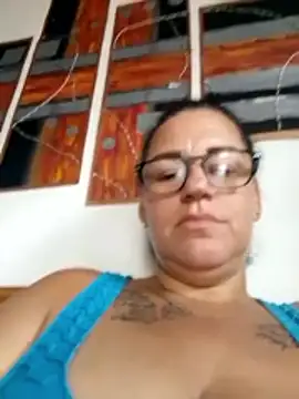 Вебкам-шоу tugordita-hot