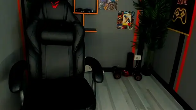 AnaMills: онлайн-секс-чат