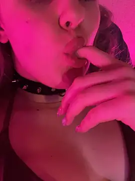 XXX chat uživo modela keeeessyyy