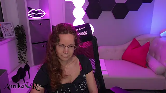 Chatroom XXX en direct de AnnikaRose