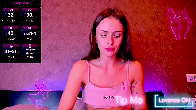 madina_taher's Live XXX Chat