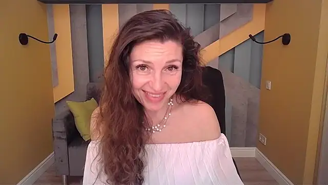 EllaLong élő XXX-chatje