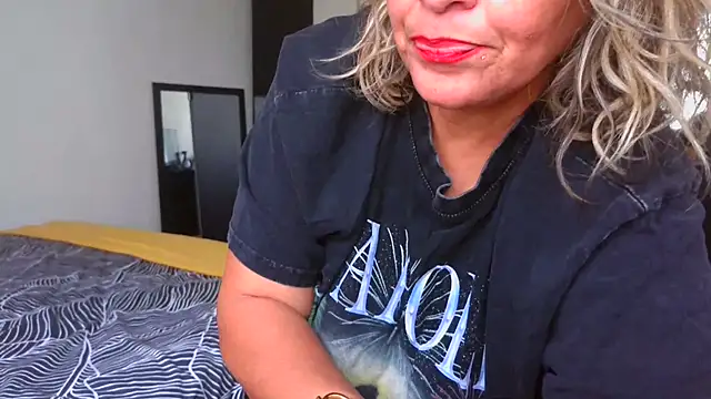 Chatroom XXX en direct de sarametisse26