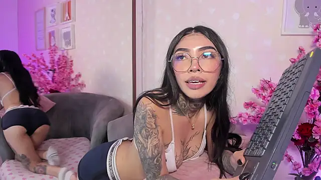 Chat +18 de Ashley_Blum_ ao vivo