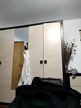 EmmaKrosss' Live XXX Chat