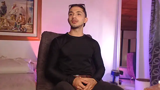 ArturoCardona_ Live XXX-chat