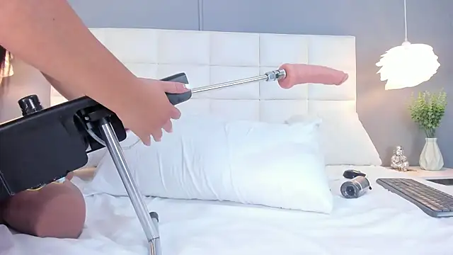 Ahincale élő XXX-chatje