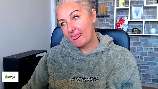 Živý XXX chat angel_devil_milf