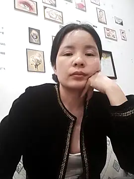 Ivy_Trix2: онлайн-секс-чат