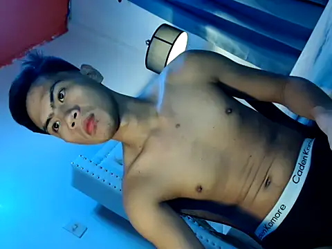 Show modela alex_cummer na web-kameri