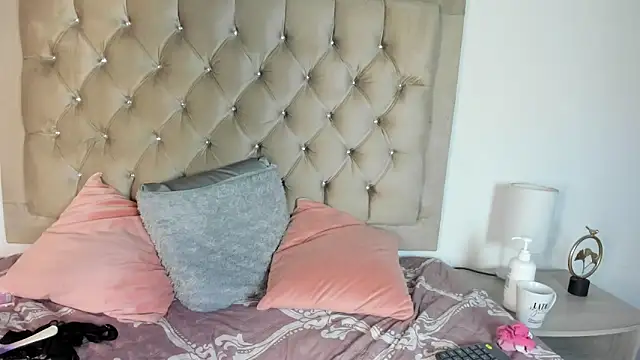 Chat XXX en directo de Emily_Castano