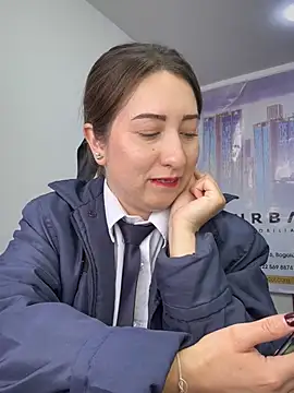 _Susy-Office1: απευθείας συνομιλία ΧΧΧ