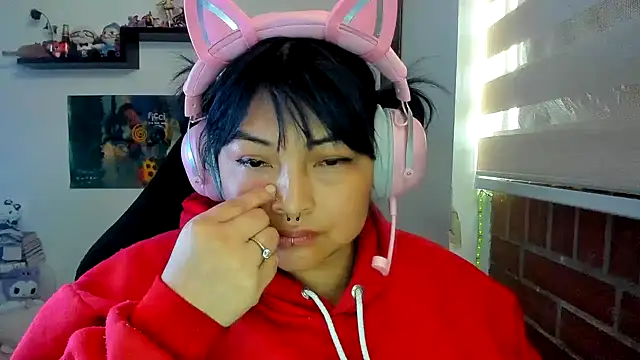 XXX chat uživo modela Shaddycute_