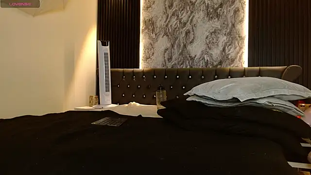 Lolagolden1: онлайн-секс-чат