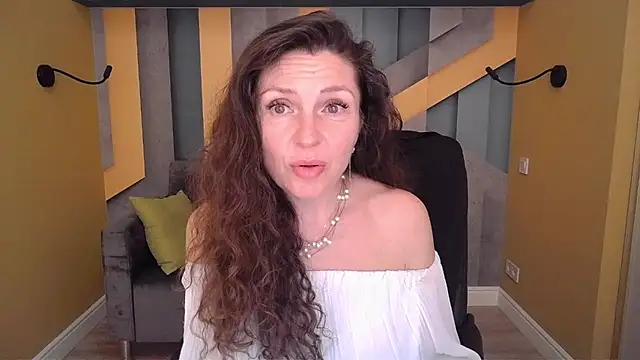 EllaLong Live XXX Chat