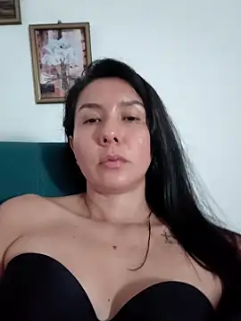 valeryvilla Adlı Modelin Canlı XXX Sohbeti