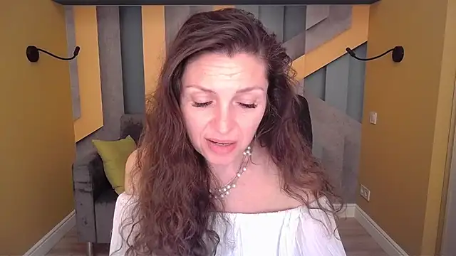 EllaLong Live XXX Chat