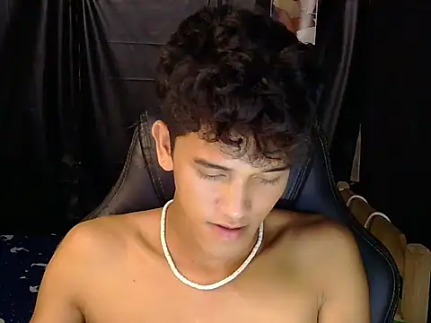 hugekenbigcock Webcamshow