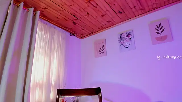 Lauraricci__ Chat XXX in diretta