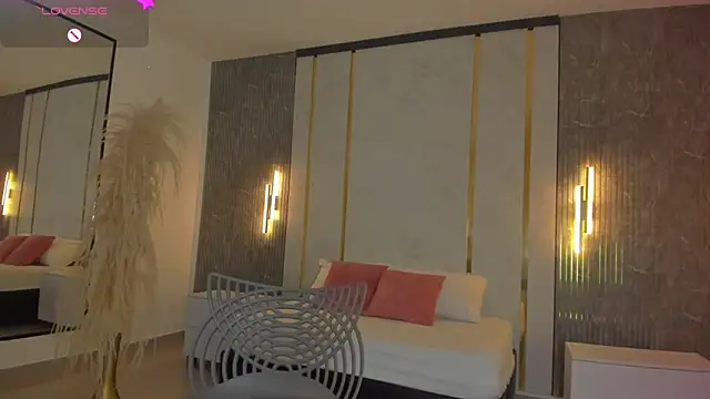 riley_sierra: απευθείας συνομιλία ΧΧΧ