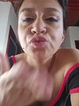 lombarlana-89's Live XXX Chat