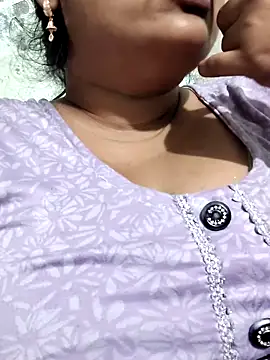 Chatroom XXX en direct de Hot_indian_Milf