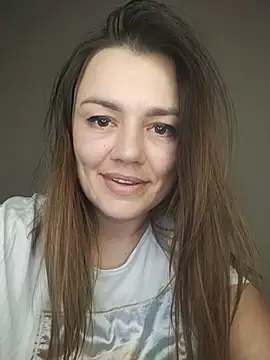 XXX chat uživo modela KrissSexi