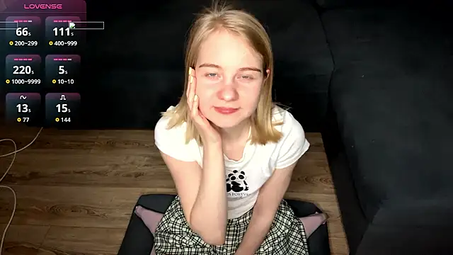 OdelinaFicken Show in webcam