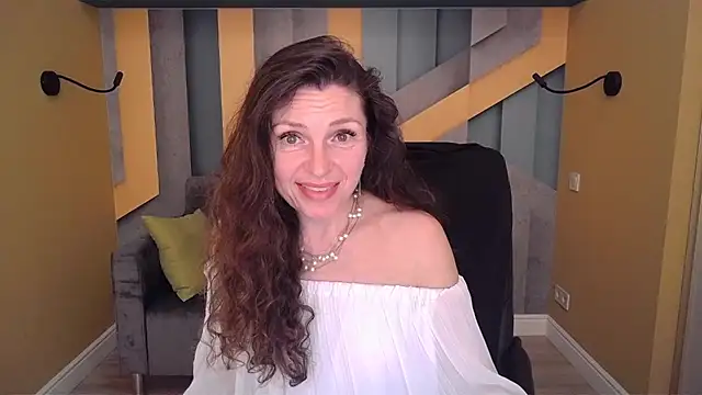 دردشة EllaLong الجنسية المباشرة