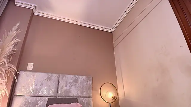 Chat +18 de SeleneLujan ao vivo