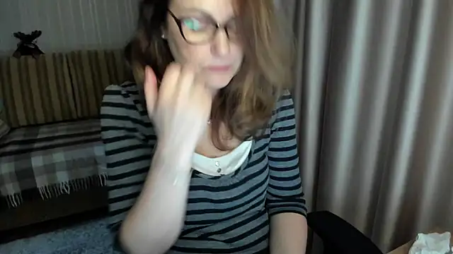 lauraovenのライブXXXチャット