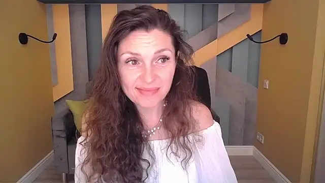 EllaLong Live XXX Chat