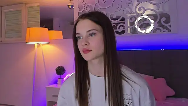 LuisaCloverのライブXXXチャット