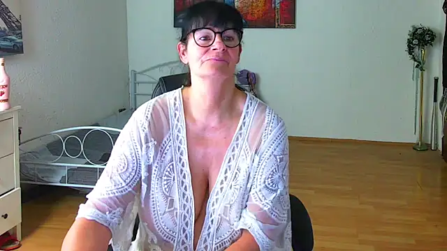 Sylly 라이브 XXX 채  팅