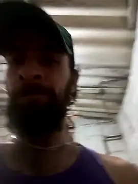 Czat XXX na żywo – hairy_mannn