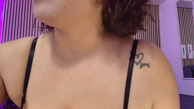 JuliRamirez's Live XXX Chat