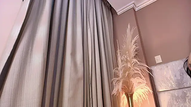 دردشة SeleneLujan الجنسية المباشرة