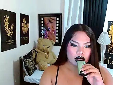 TSbrianaHugeCock's Live XXX Chat