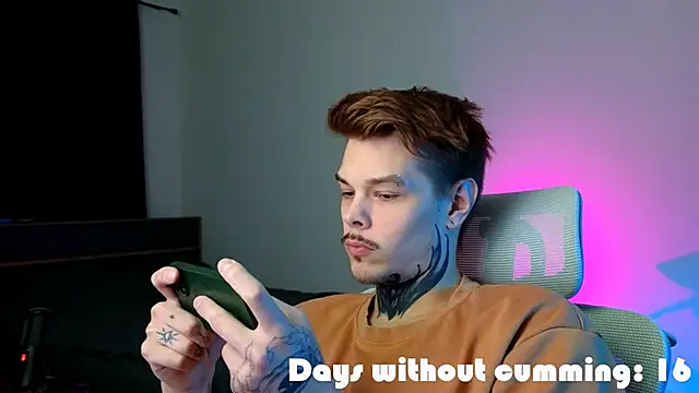 DENIS_HERE's Webcam Show