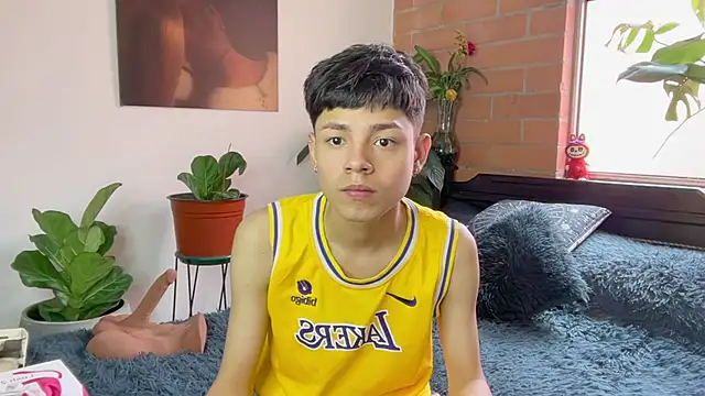 แชท XXX สดของ Andy_Belier23