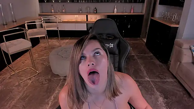 KylaMorrison live XXX chat