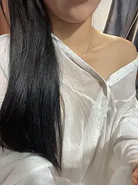 Clara8899 在線直播表演