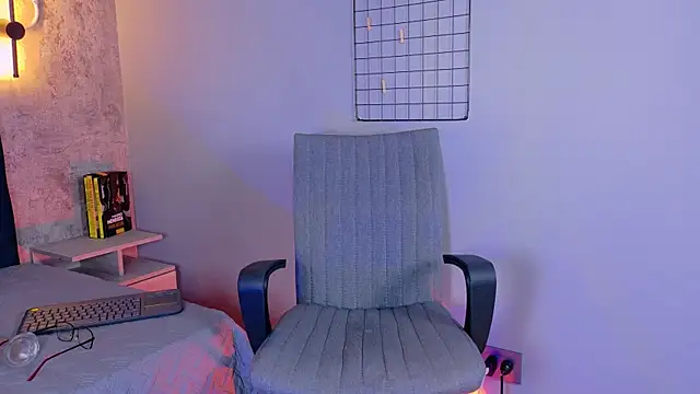 MiiaCullens 现场XXX聊天