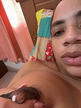 Morenacarioca3 Show in webcam