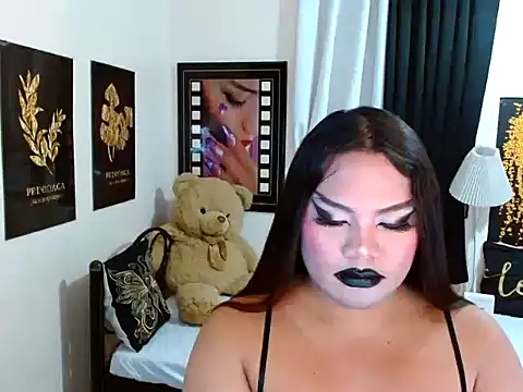 TSbrianaHugeCock's Live XXX Chat