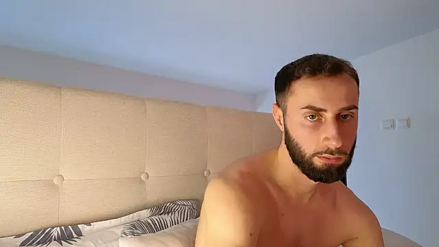 RyanStorm_ Show in webcam